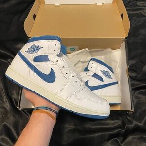 Jordan 1 mid industrial blue